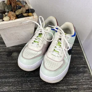 Nike Holographic White Style CV8480-300 Athletic Sport Sneakers Shoes 7 thumbnail 2