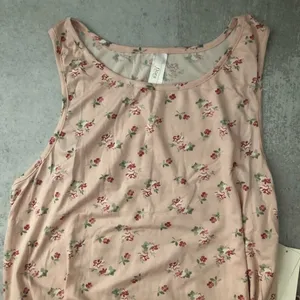 Flora Nikrooz Pink Floral Print Tank Top and Shorts 2 Piece Pajama Set NEW thumbnail 8
