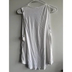 Lululemon White Muscle Tank Top Scoop Neck Relaxed Fit Size 8 thumbnail 3