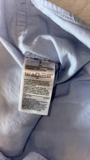 Gap Fitted Button Down Shirt thumbnail 2