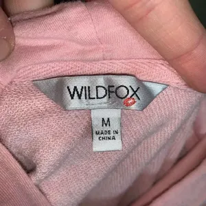 Wildfox pink barbiecore tie dye cropped M cozy hoodie thumbnail 4