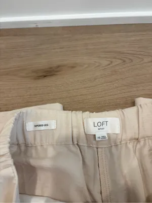 LOFT Cream Straight-Leg Dress Pants Size XS thumbnail 3