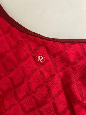 Lululemon NWT Textured Mesh Tennis Tank Top Med Support B/C Cup Red Size XL thumbnail 11