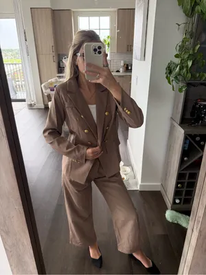 Tailored High-Waist Straight-Leg Pantsuit in Brown (Size Brown) thumbnail 3