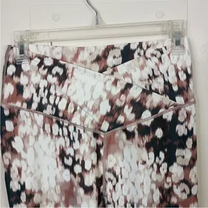 Aerie Offline High Rise Crossover Leggings‎ Large White Animal Print 7/8 Length thumbnail 6