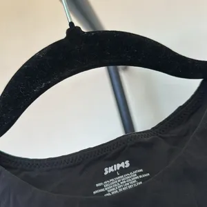 Skims fits everybody high neck bodysuit NWOT size L‎ thumbnail 3