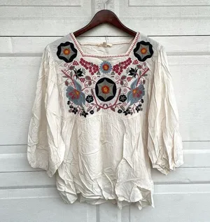 Entro Women’s Shirt Blouse Beige Floral Embroidered 3/4 Sleeve Medium thumbnail 2