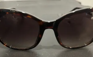 Guess Brown Sunglasses with Tortoiseshell Frames thumbnail 1