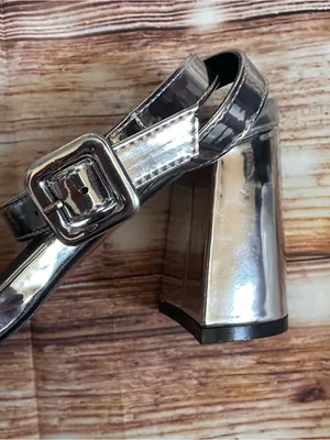 PRETTYLITTLETHING Silver Metallic Thick Strap Block Heeled Dressy Sandal Size 7 thumbnail 9