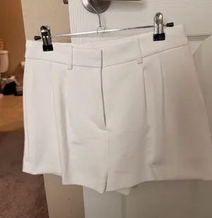 Babaton White High-Rise Pleated Shorts thumbnail 1