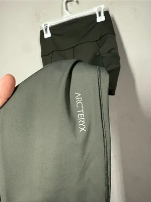 Arc'Teryx Oriel High Rise Legging 26" Size 2 thumbnail 3
