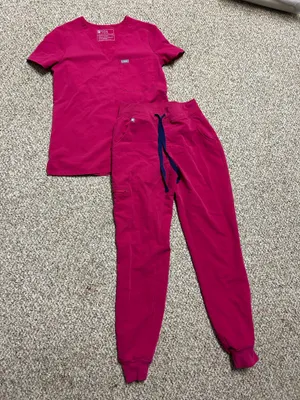FIGS Scrub Set Women’s thumbnail 1