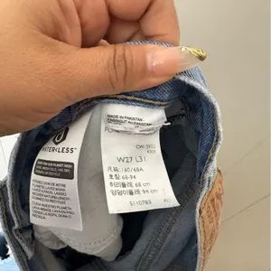 Levi’s ‘94 Baggy Jeans Women’s Size 27 High Rise Light Wash Distressed Straight thumbnail 11