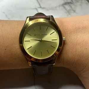 Michael Kors Womens Classic Gold Wristwatch thumbnail 6