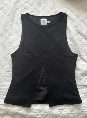 Princess Polly Top Black Tank Crop thumbnail 1