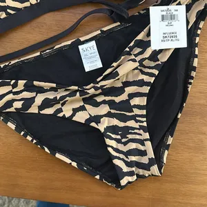 Skye Swimwear Women's Influence‎ Melanie Top and Bikini Bottom SET NWT NEW SIZE SMALL thumbnail 3