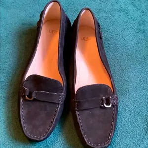 Women’s UGG suede leather loafers 🌟🌟🌟 thumbnail 2
