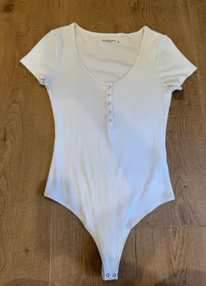 Abercrombie and fitch ribbed body suit thumbnail 1