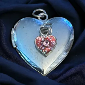 Vintage Silver Tone Heart Locket Pendant thumbnail 1
