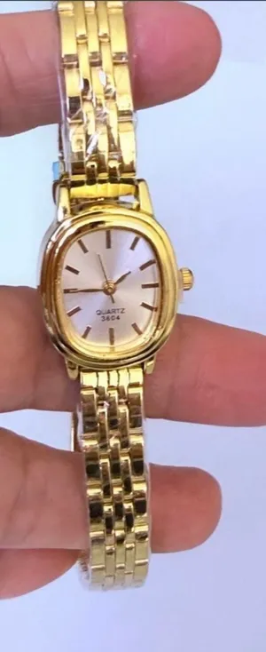 Brand New Y2k style Gold quartz watch with white face and gold hands Condition thumbnail 1