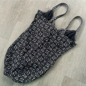 MiracleSuit One Piece Swim Suit Black Underwire Women’s 8 See Measurements thumbnail 10