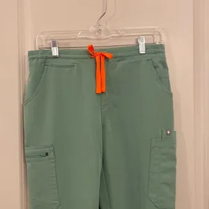 Figs scrub pants Yola skinny scrubs women’s Size small S/P thumbnail 3