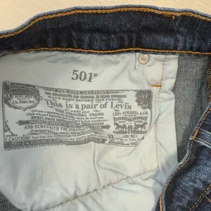 Levis 501 Womens Size Large cheeky cutoff denim blue‎ jean shorts thumbnail 6