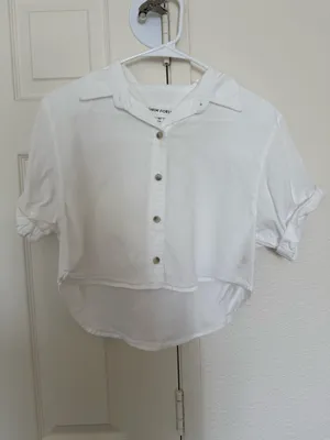 Aritzia cropped button up top thumbnail 3