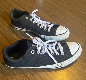 Converse 10.5 Chuck Taylor All Star Madison Canvas Low Top Sneakers thumbnail 1