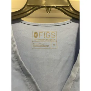Figs Casma Scrub Top Women’s Size Medium Blue Two Pockets V-Neck Shirt Health thumbnail 3
