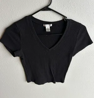 Black cropped tee thumbnail 1