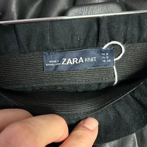 Zara Knit Faux Leather Black Skirt Paper Bag Elastic Waist with Pockets - size S thumbnail 3
