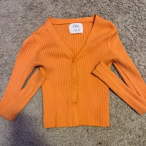 ZARA Top Sleeve Long Crop thumbnail 1