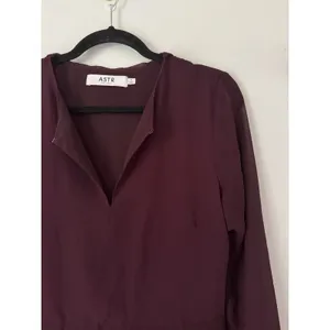 ASTR The Label Purple Chiffon Tie Neck Midi Dress Size Medium thumbnail 5
