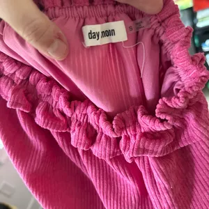 Day Moon Ruffle Corduroy strapless romper Pink thumbnail 3