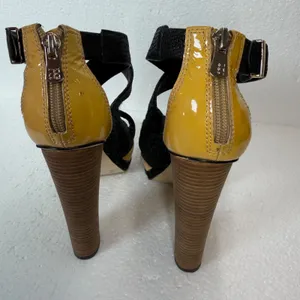 BCBG Maxazria Fritz Open Toe Heels Women's 7B Black Woven Strappy 5" Heel thumbnail 4
