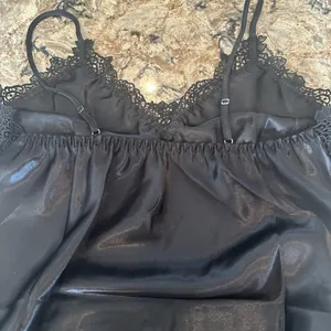 Black Satin Pajama Set Robe Pants Nightie Lace Trim Womens Size M/L New Lingerie thumbnail 16