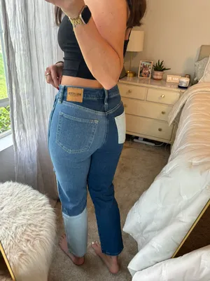 Hollister Ultra High-Rise Mom Jean thumbnail 5