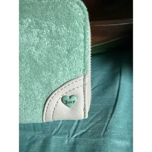 Juicy Couture Sugar Rush Large Zip Around Wallet Frosty Green Terry Cherry Charm thumbnail 4