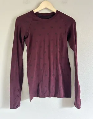 Lululemon Women Swiftly Tech Long Sleeve Shirt 2.0 Yogo Pop Cassis/Black Size 4 thumbnail 1