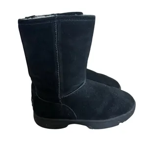 Rj's Fuzzies Black Sheepskin Boots Sz 6 Sherpa lined Genuine Suede Winter‎ Cozy thumbnail 1