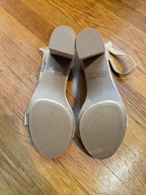 Tan Heels Size 10 thumbnail 3