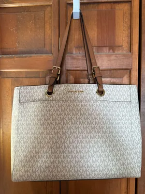 Michael Kors Large tan Logo Tote thumbnail 1