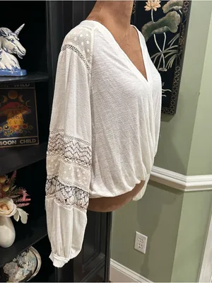Free People White Embroidered Peasant Wrap Blouse – Boho Lace & Crochet Size XS thumbnail 10