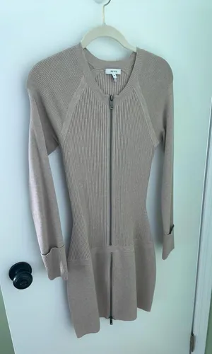 Tan Size M thumbnail 1