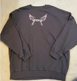 Gymshark Sweatshirt thumbnail 1