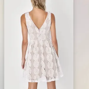 NWT‎ Lulus All of My Heart White Lace Sleeveless Skater Flare Dress MEDIUM thumbnail 4
