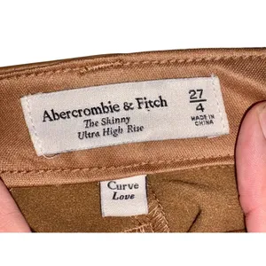 Abercrombie & Fitch Curve Love Skinny Ultra High Rise Tan Vegan Pants Size 27 4 thumbnail 4