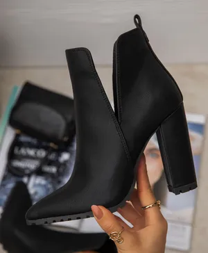 Qupid NEW- CALLIE BLACK BOOTIES thumbnail 1