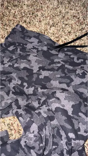 Lululemon Joggers thumbnail 5